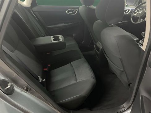 Used 2019 Nissan Sentra SR image 14