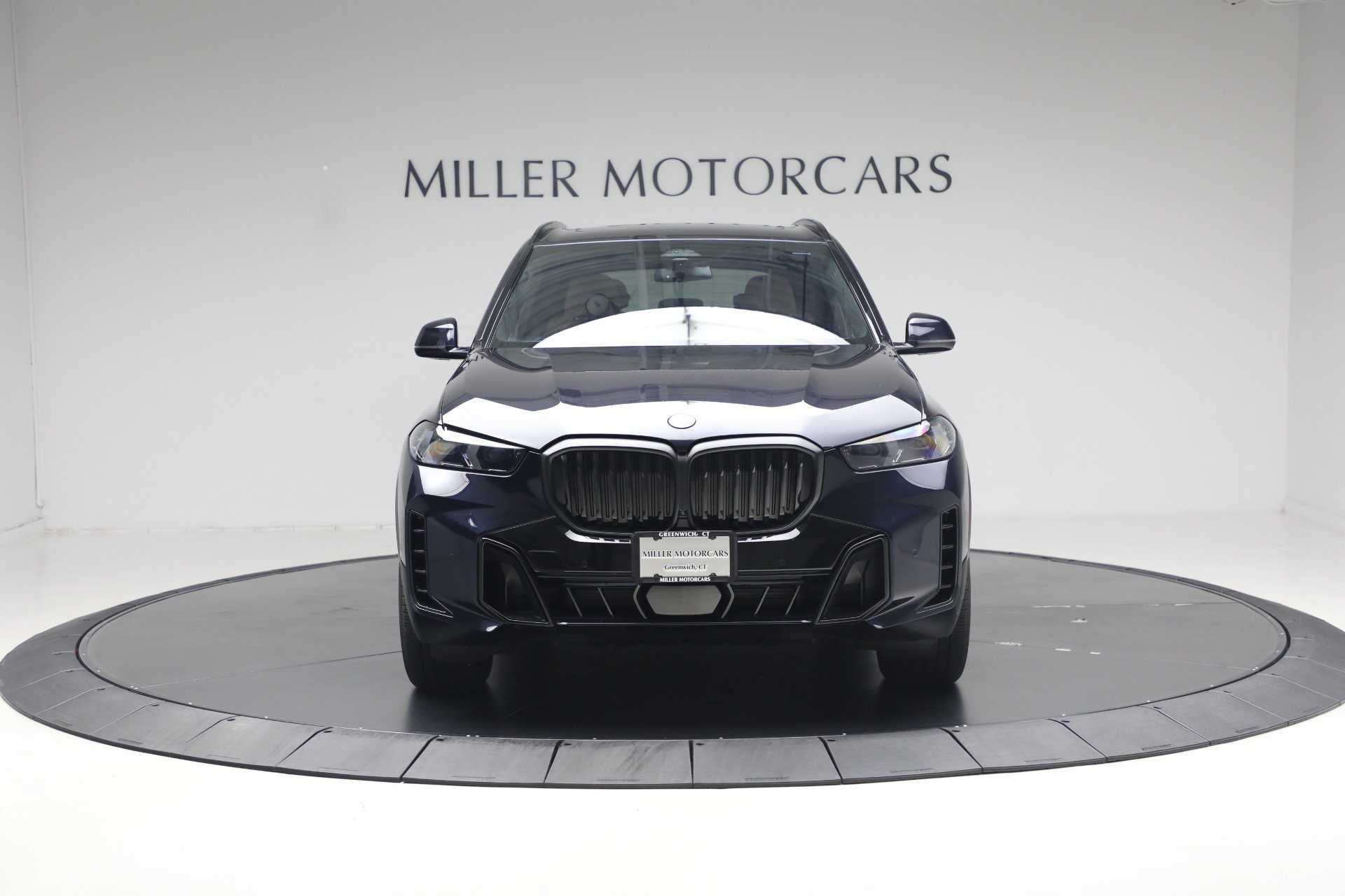 Used 2024 BMW X5 xDrive50e w/ Executive Package AWD/4WD image 12