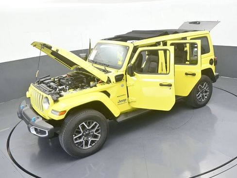 Used 2023 Jeep Wrangler Unlimited Sahara image 71