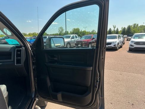 Used 2018 RAM 1500 Express w/ Express Value Package AWD/4WD image 28
