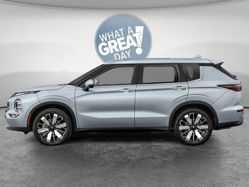 New 2026 Mitsubishi Outlander SE AWD/4WD image 3