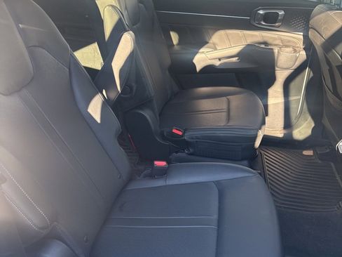 Used 2022 Kia Sorento SX image 8