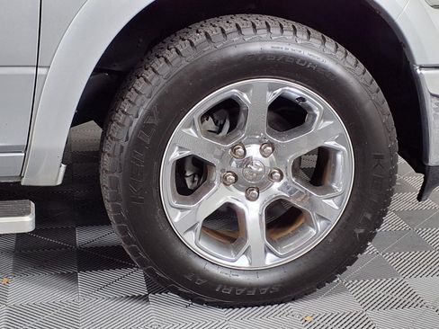 Used 2018 RAM 1500 Laramie RWD image 32