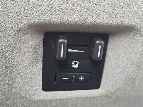 Used 2013 GMC Sierra 2500 SLE w/ Suspension Package, Off-Road image 23