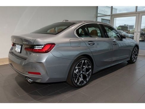 Used 2025 BMW 330i xDrive Sedan w/ Premium Package image 45
