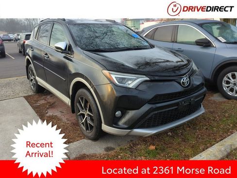 Used 2016 Toyota RAV4 SE image 1