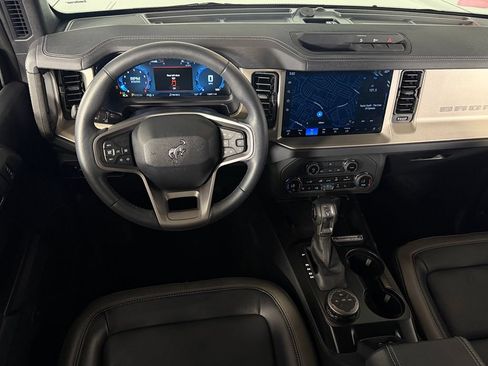 Used 2025 Ford Bronco Outer Banks AWD/4WD image 17