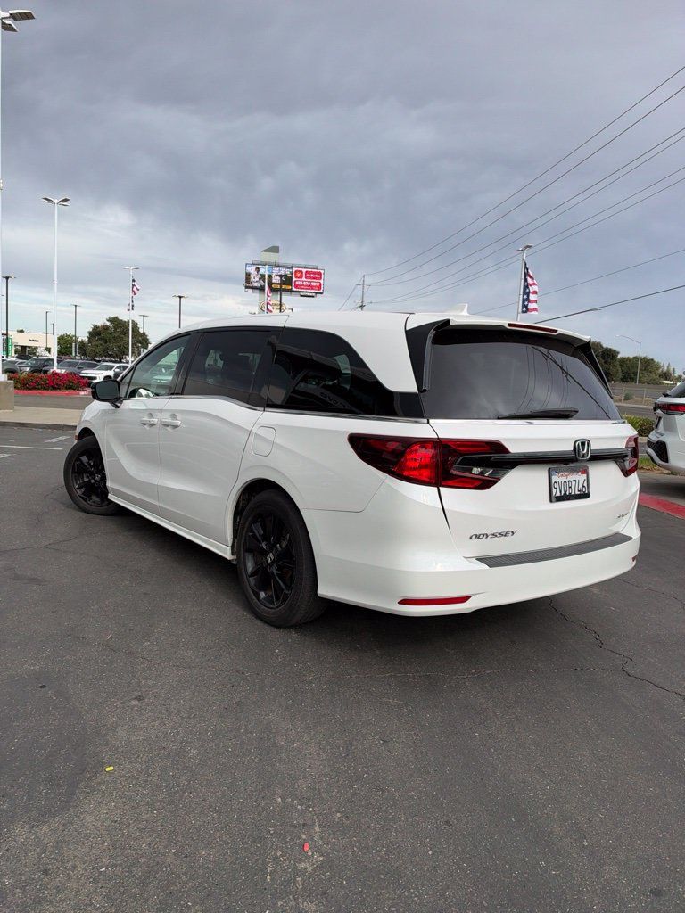 Used 2023 Honda Odyssey Sport image 4