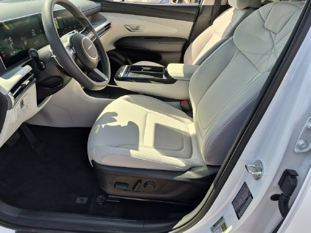 Used 2025 Hyundai Tucson SEL AWD/4WD image 13
