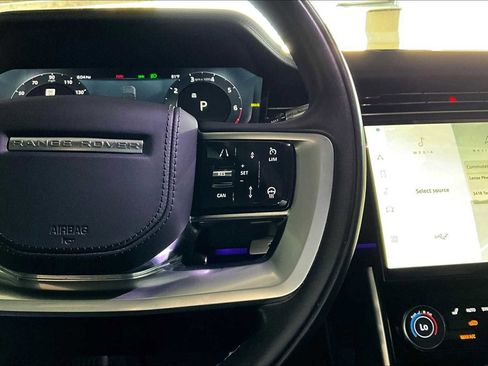 Used 2022 Land Rover Range Rover SE image 45