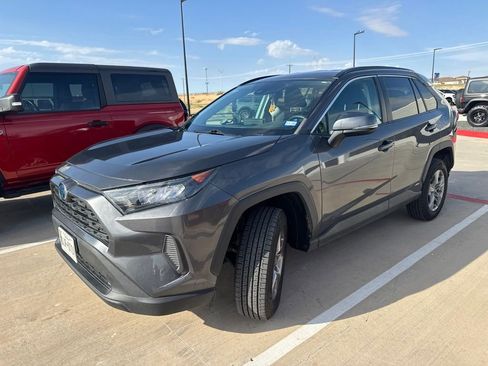 Used 2022 Toyota RAV4 LE AWD/4WD image 1