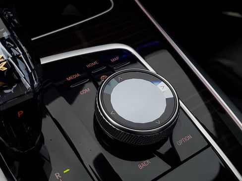 Used 2019 BMW X5 xDrive50i w/ M Sport Package image 31