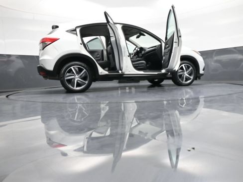Used 2021 Honda HR-V EX-L image 47