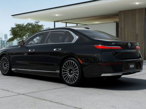 New 2026 BMW i7 eDrive50 w/ Executive Package RWD image 2