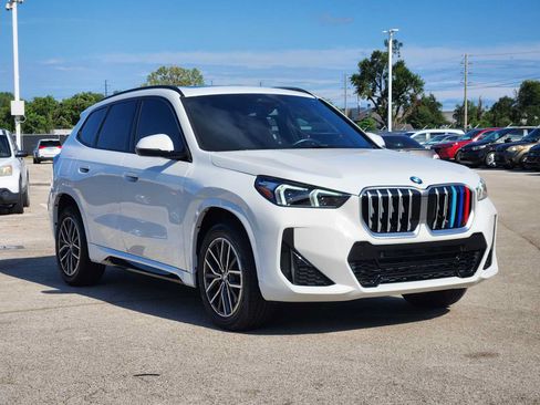 Used 2023 BMW X1 xDrive28i w/ M Sport Package AWD/4WD image 3
