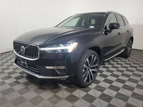 Certified 2023 Volvo XC60 B5 Ultimate w/ Climate Package FWD image 3