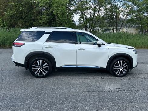 Used 2023 Nissan Pathfinder Platinum AWD/4WD image 6