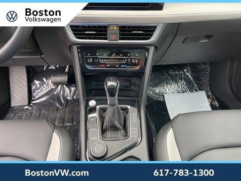 New 2025 Volkswagen Taos SEL image 17