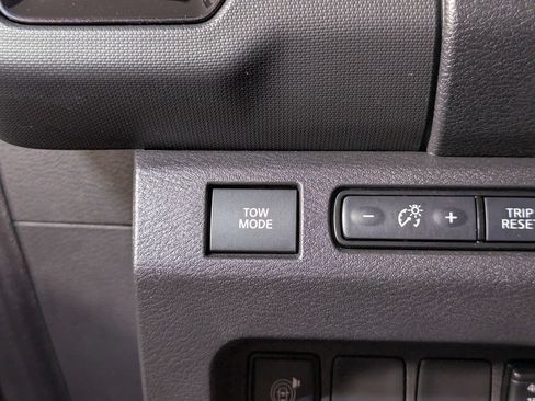 Used 2023 Nissan Frontier PRO-4X w/ Pro Convenience Package AWD/4WD image 35