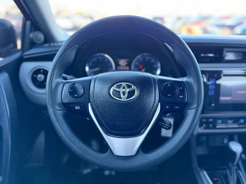 Used 2018 Toyota Corolla LE image 22
