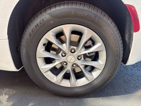 New 2027 Chrysler Pacifica Select AWD/4WD image 19