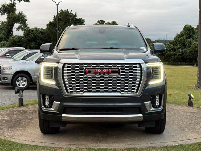 Used 2021 GMC Yukon XL Denali w/ Denali Premium Package AWD/4WD image 2