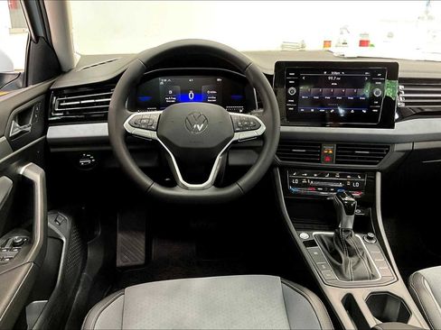 New 2025 Volkswagen Jetta SE image 15