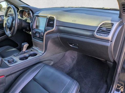 Used 2017 Jeep Grand Cherokee Limited image 22