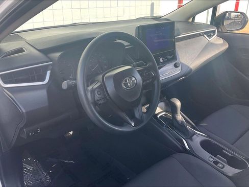 Used 2025 Toyota Corolla LE image 18
