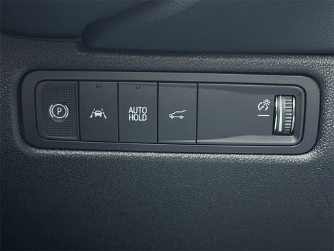 Used 2025 Chevrolet Equinox EV RS w/ LPO, All-Weather Mat Package image 31