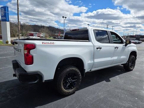 Used 2025 Chevrolet Silverado 1500 Custom Trail Boss AWD/4WD image 8