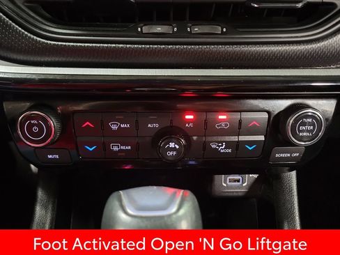 Used 2022 Jeep Compass Trailhawk w/ Trailhawk Elite Group AWD/4WD image 17