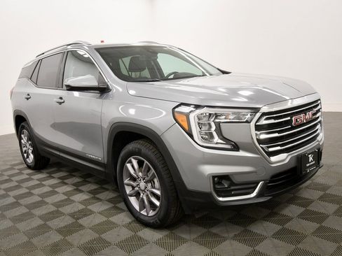 Used 2024 GMC Terrain SLT image 10
