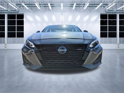 Used 2023 Nissan Altima 2.0 SR image 7