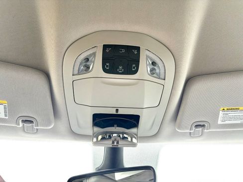 Used 2024 Chrysler Pacifica Touring-L FWD image 16