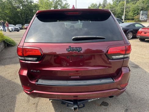 Used 2018 Jeep Grand Cherokee Altitude AWD/4WD image 5
