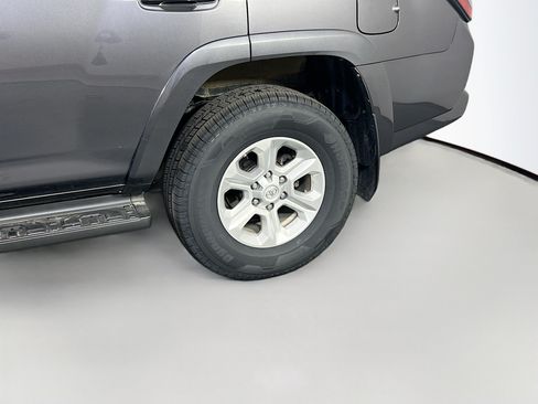 Used 2020 Toyota 4Runner SR5 AWD/4WD image 30