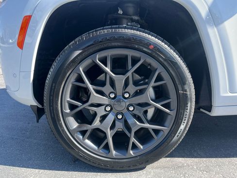New 2026 Jeep Grand Cherokee L Summit image 10