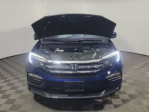 Used 2017 Honda Pilot Touring image 14