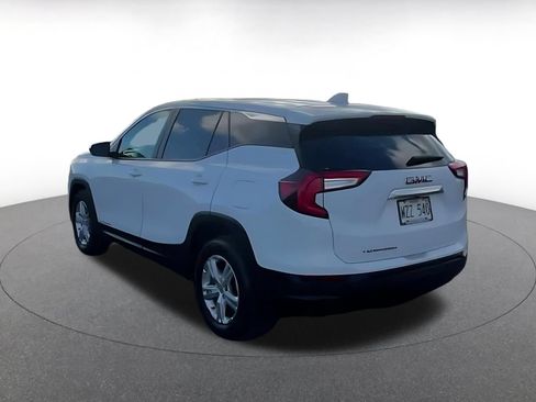 Used 2024 GMC Terrain SLE FWD image 11