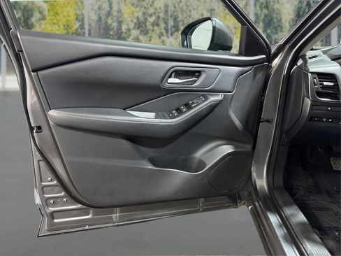 Used 2024 Nissan Rogue SV image 18