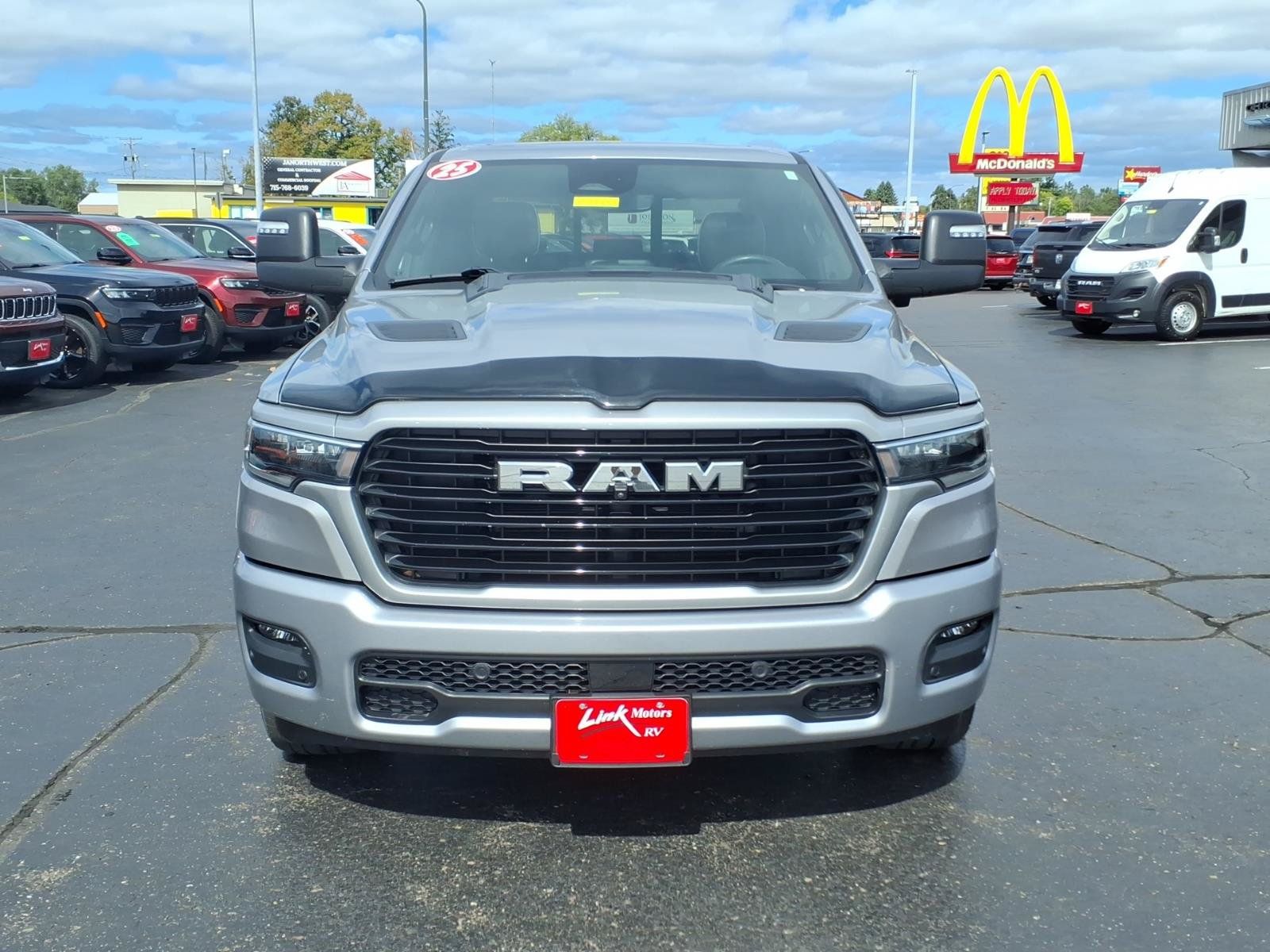 Used 2025 RAM 1500 Laramie w/ Advanced Safety Group II AWD/4WD image 9