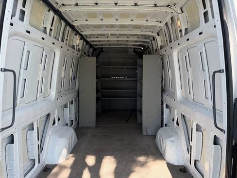 Used 2022 Mercedes-Benz Sprinter 2500 image 14