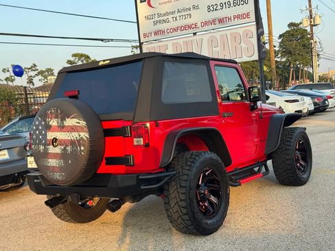 Used 2016 Jeep Wrangler Rubicon w/ Power Convenience Group AWD/4WD image 9