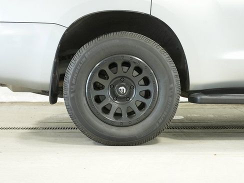 Used 2018 Toyota Sequoia SR5 image 37