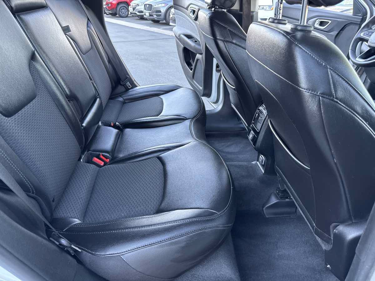 Used 2022 Jeep Compass Latitude FWD image 22