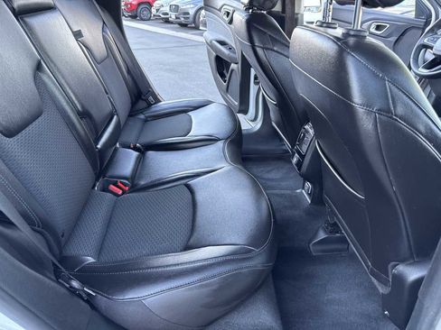 Used 2022 Jeep Compass Latitude image 22