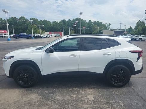 New 2026 Chevrolet Trax ACTIV w/ Sunroof Package FWD image 9