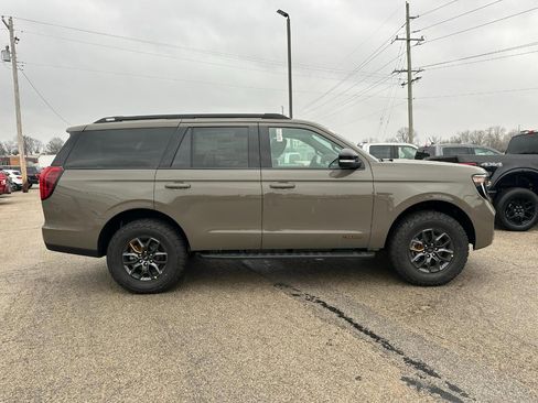 New 2026 Ford Expedition Tremor image 2