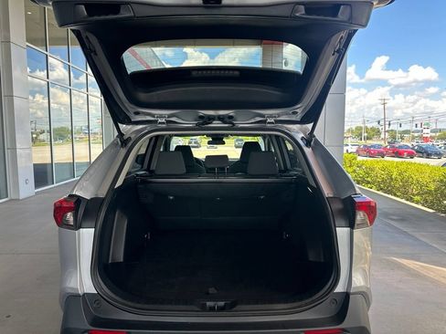 Used 2025 Toyota RAV4 XLE AWD/4WD image 17